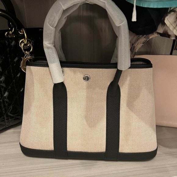 NWT black and cream bag- beautiful - Picture 1 of 6